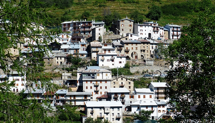 La liste des communes autorisées à majorer leur taxe d'habitation élargie par décret